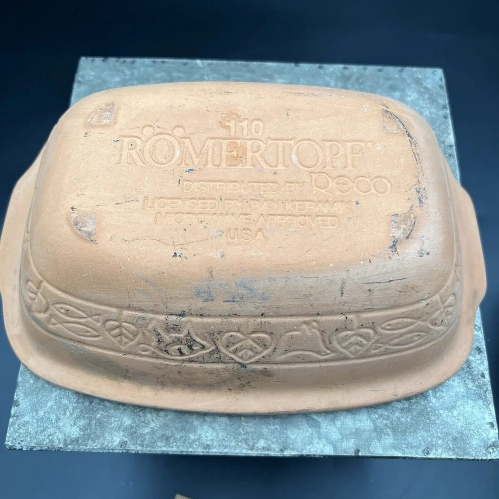 Vintage Romertopf 110 Clay Baker Roaster Terra Cotta Reco Fish Chicken Motif 12